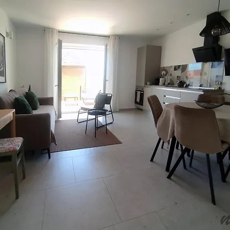 Eleven Шибеник